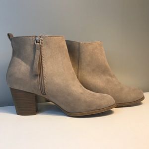 Heel boots